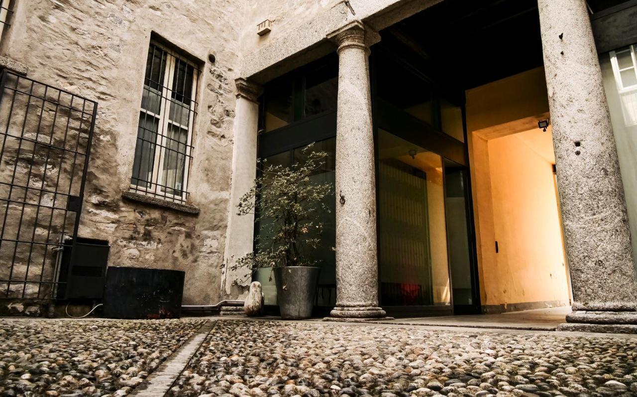 Casa Del Pittore - Elegante Appartamento Del 1200 - Centro Storico Como Exterior foto