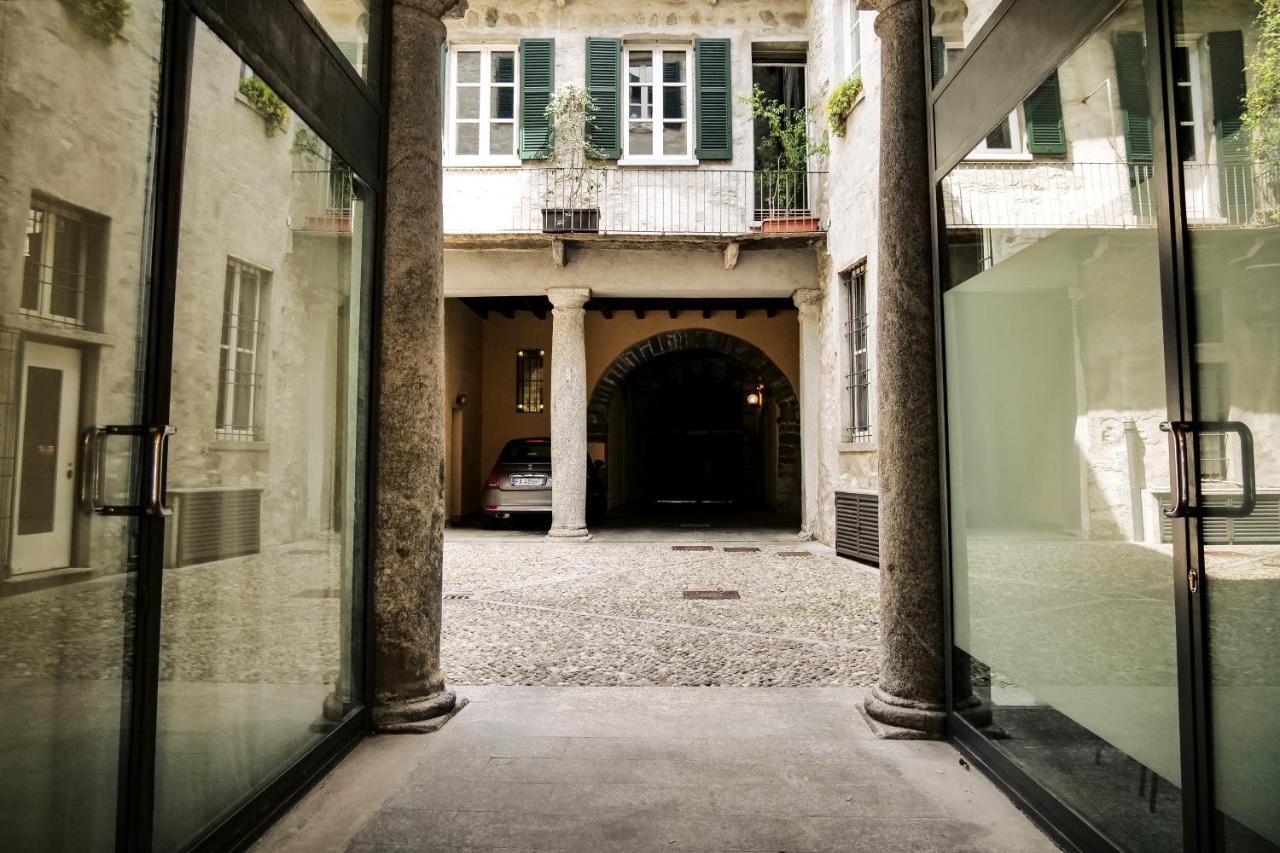 Casa Del Pittore - Elegante Appartamento Del 1200 - Centro Storico Como Exterior foto